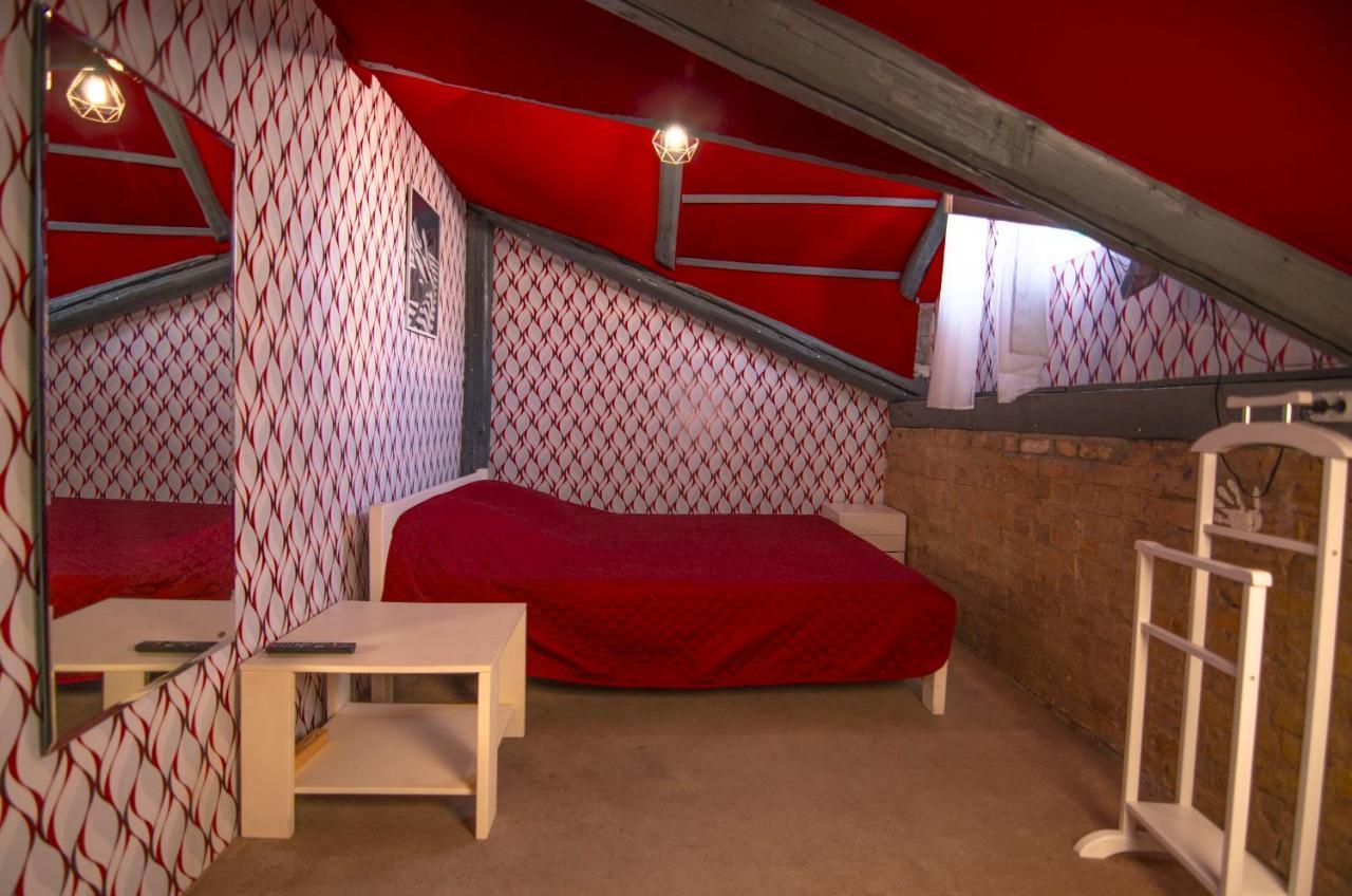 Lucky Hostel На Крещатике Kiev Exterior foto